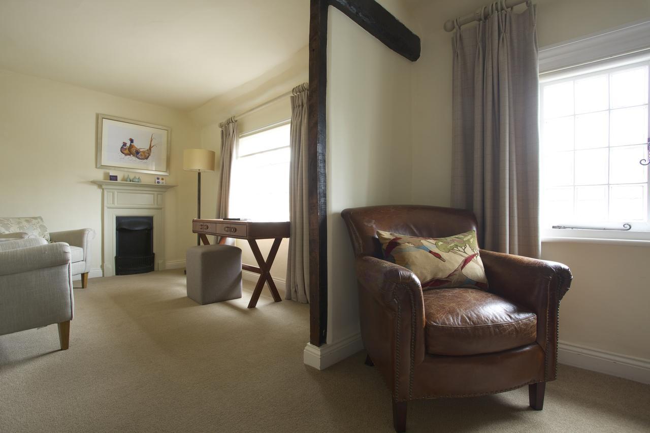 The Royal Oak, Yattendon Frilsham ภายนอก รูปภาพ
