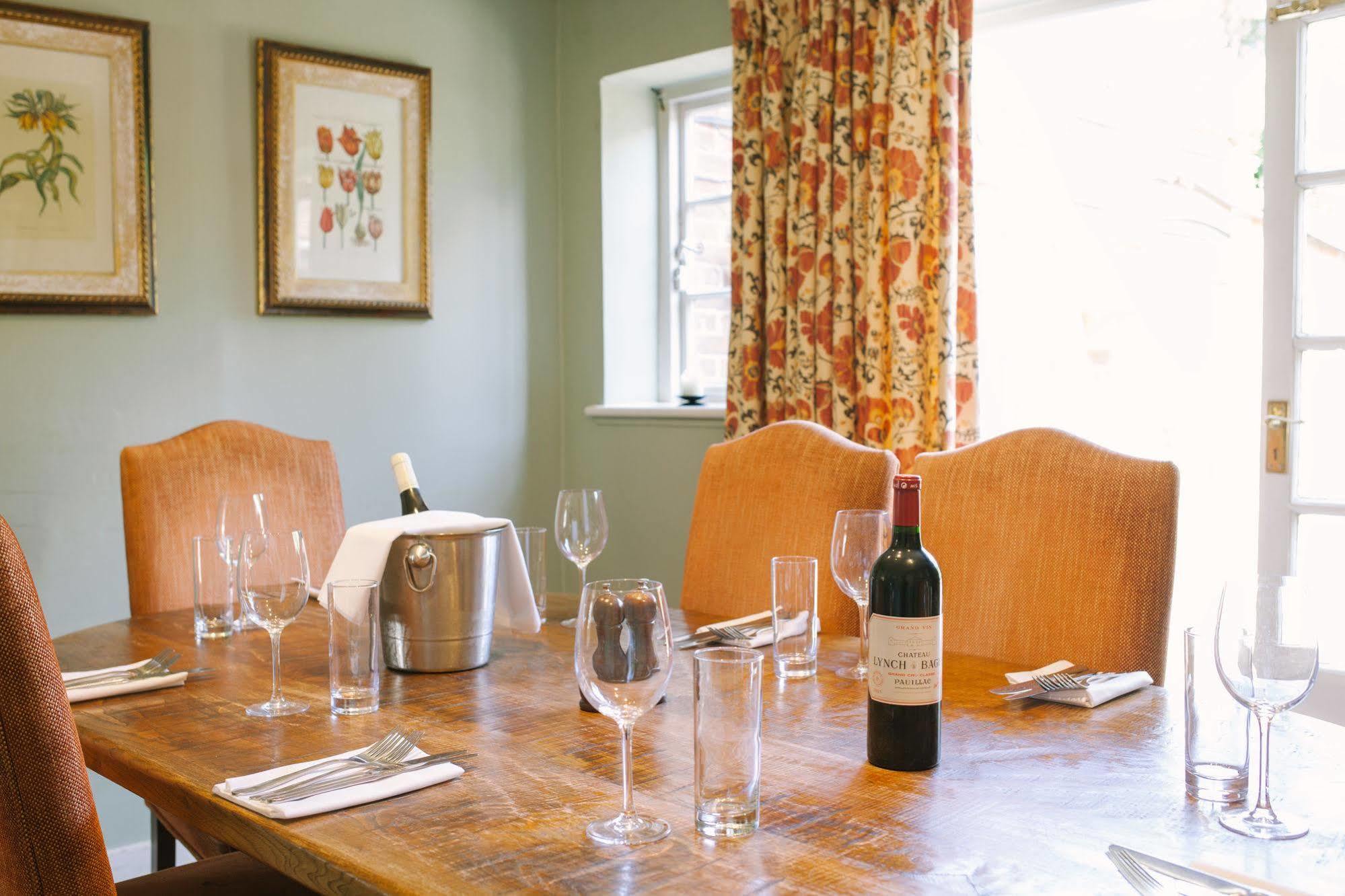 The Royal Oak, Yattendon Frilsham ภายนอก รูปภาพ